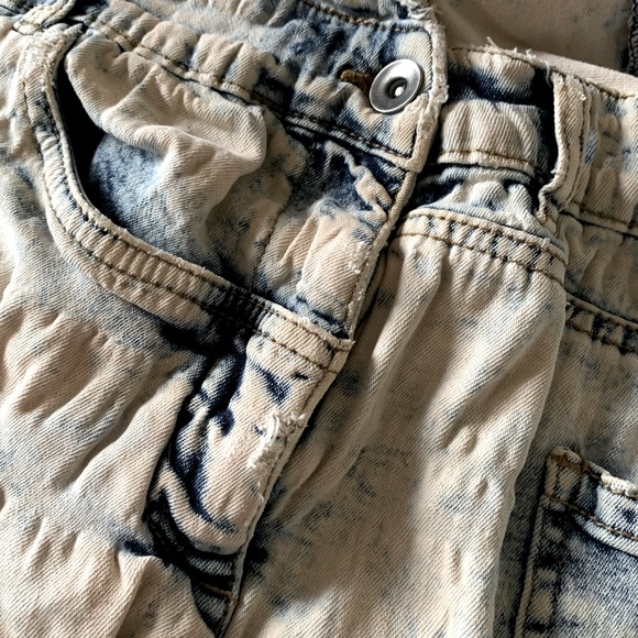 Acid Wash Denim Overalls - Picture 5 of 8